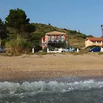 Maria Daire Agios Georgios Pagon